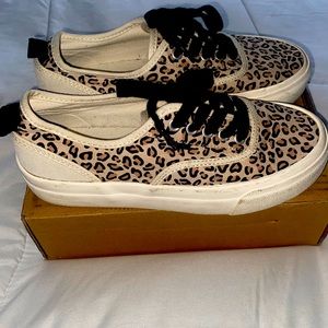 Girls ZARA cheetah print sneakers!